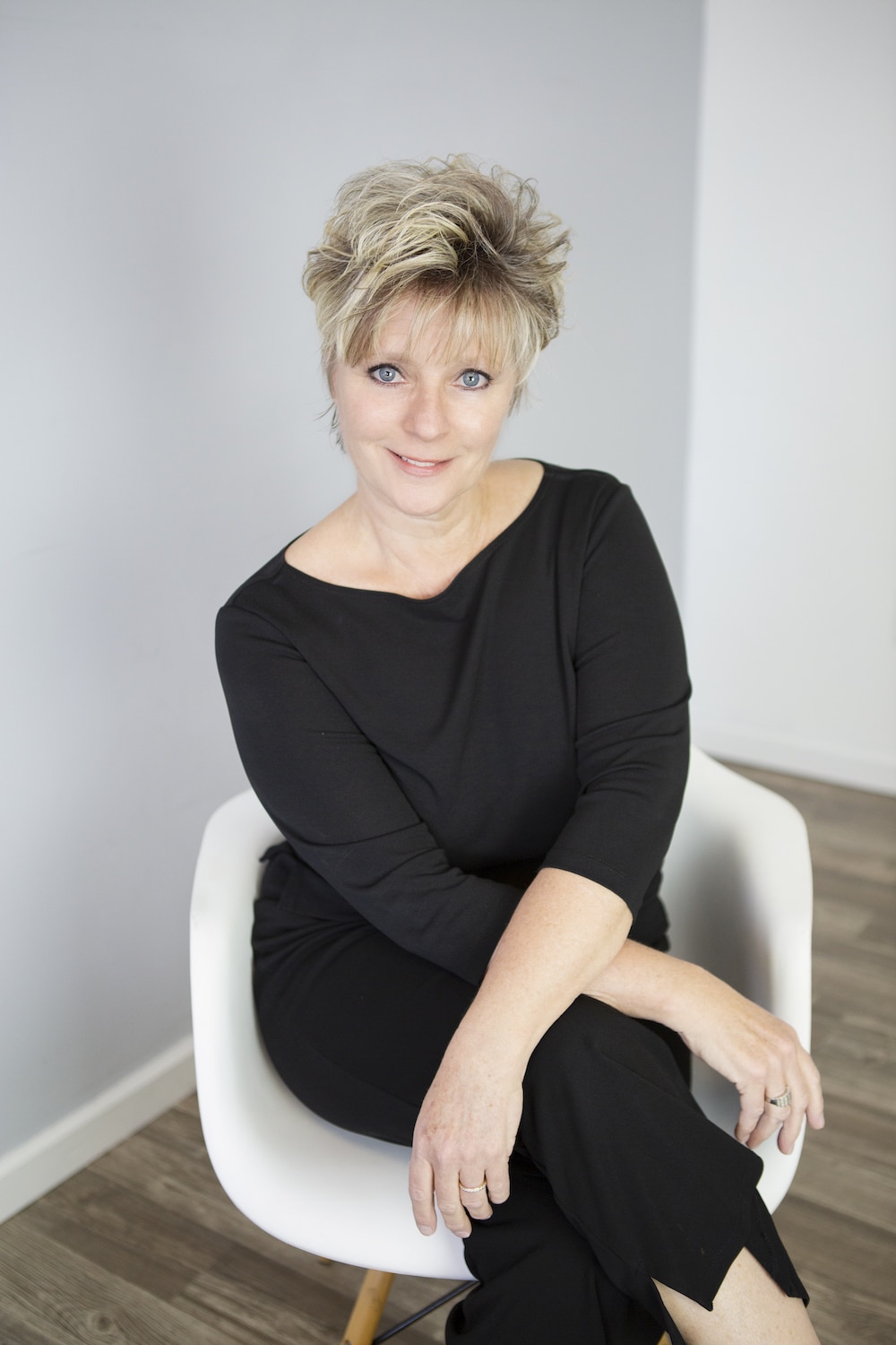 Sharon Front Desk OM